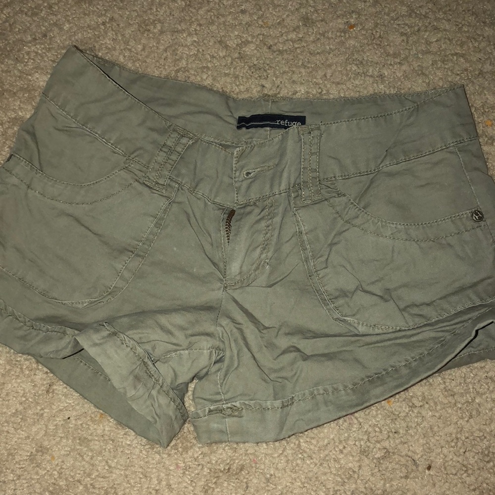 Army kaki shorts